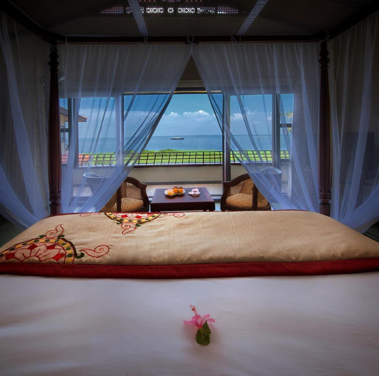 Niraamaya Wellness Retreats Backwaters And Beyond Kumarakom Exterior photo