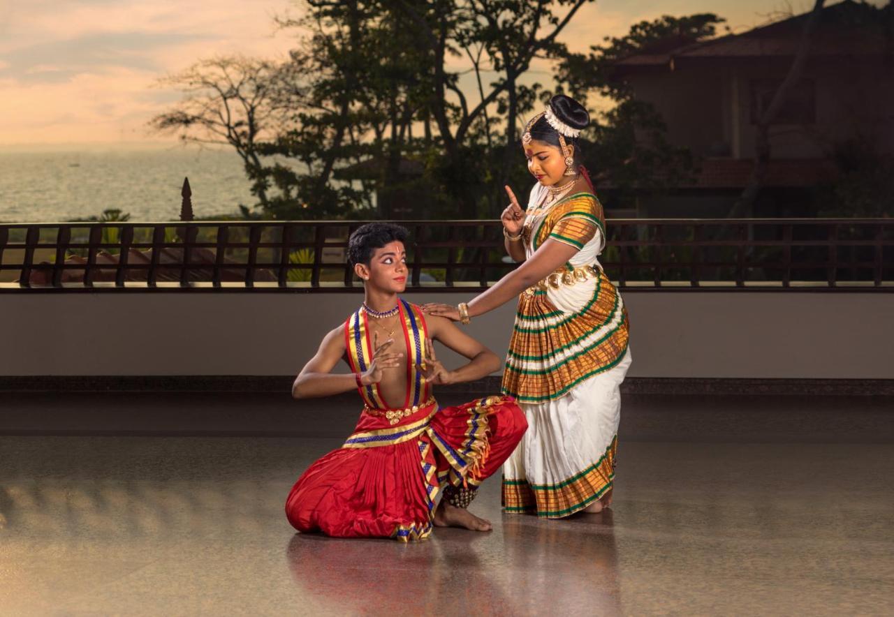 Niraamaya Wellness Retreats Backwaters And Beyond Kumarakom Exterior photo